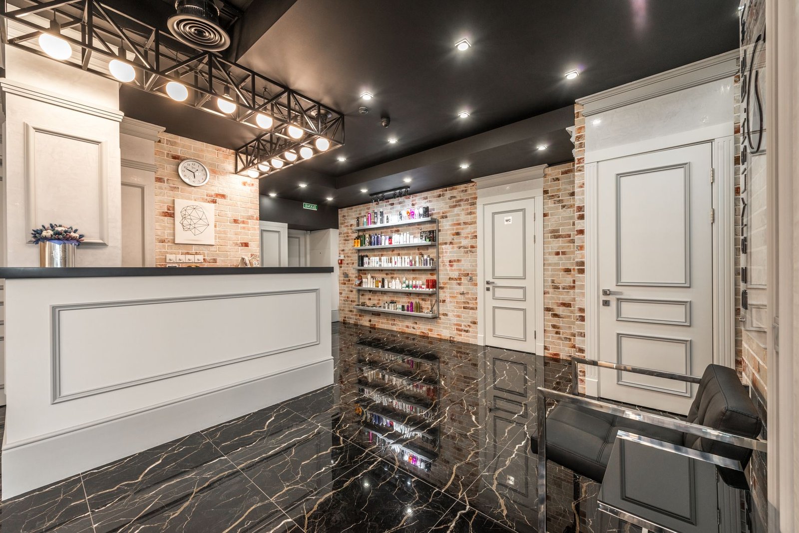 Elegant reception area at a Naples, FL beauty studio